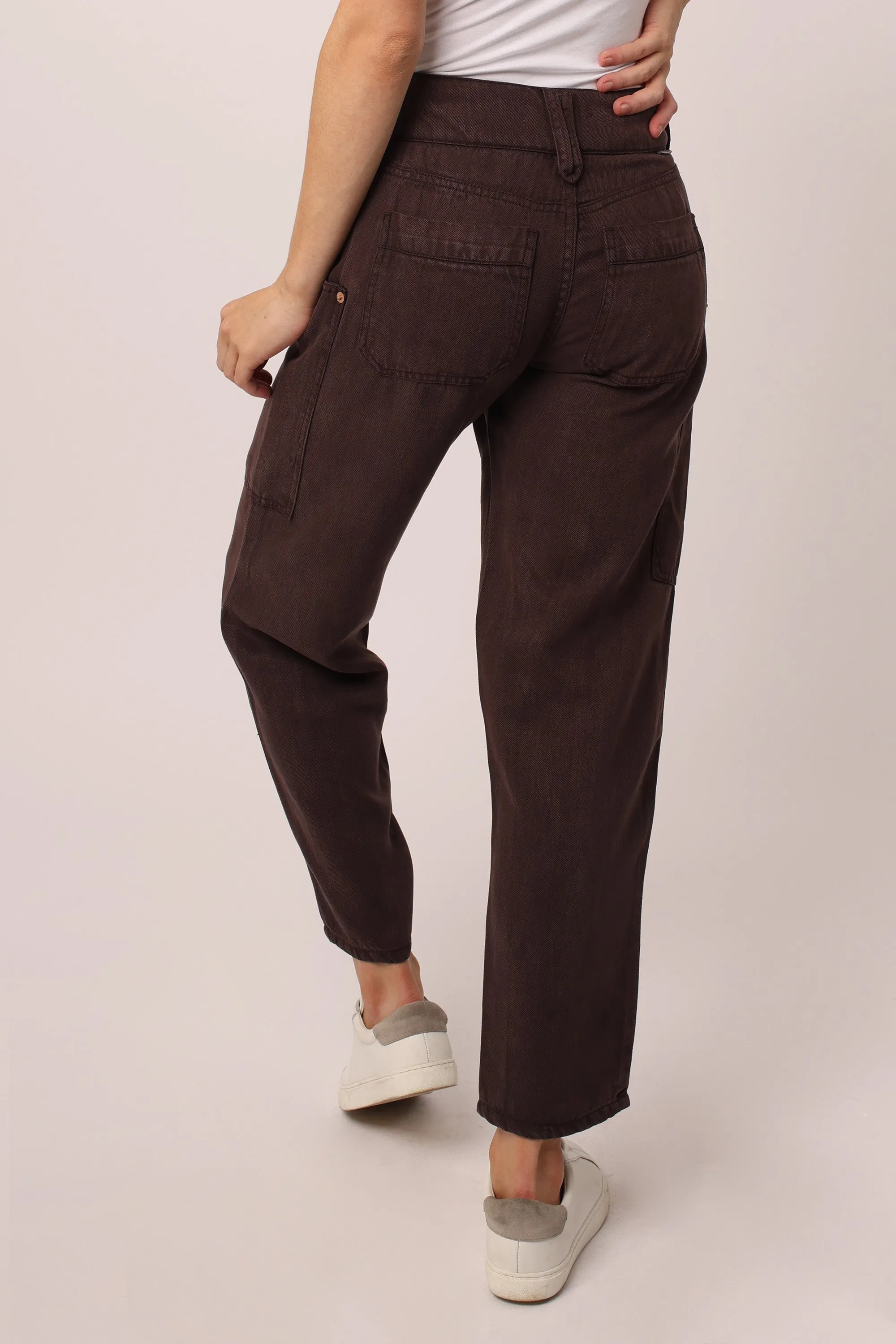 LANI HIGH RISE CROPPED CARGO PANTS DARK OAK